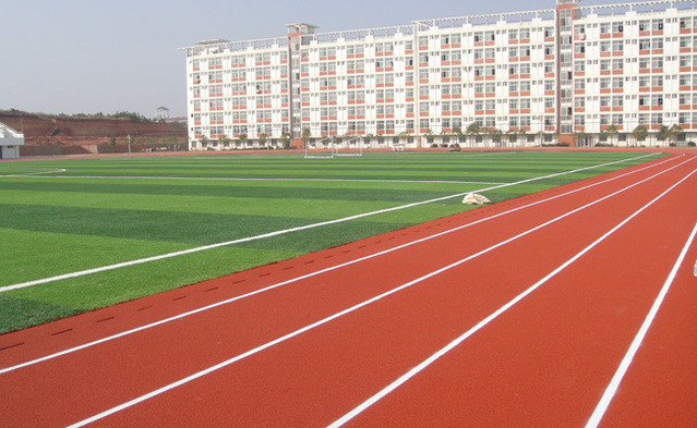 格林斯柏牌自結(jié)紋塑膠跑道