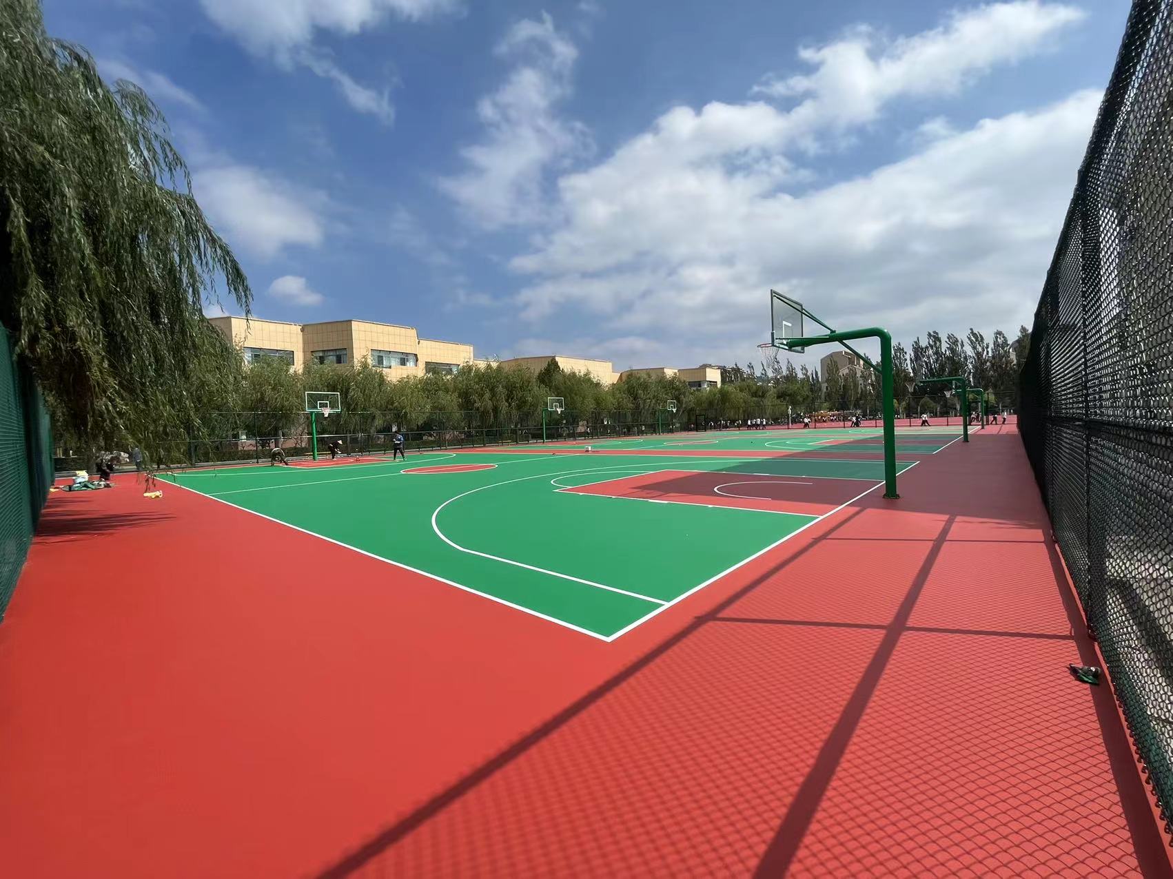 康巴什一小球場